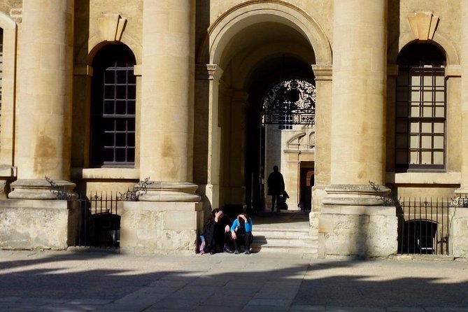 Tours of Oxford private walking tours for the Discerning Traveler - Old Town Oxford on foot: medieval streets, squares, churches, and alleyways