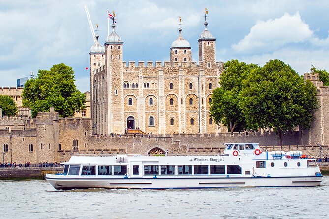 Tower Bridge River Sightseeing Cruise from Westminster - Commentary That Keeps It Moving (Live + App, in Several Languages)