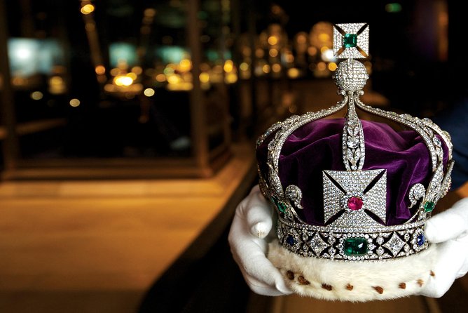 Tower of London and Crown Jewels Exhibition Ticket - Crown Jewels Exhibition: The Koh-i-Noor and Coronation Spotlight