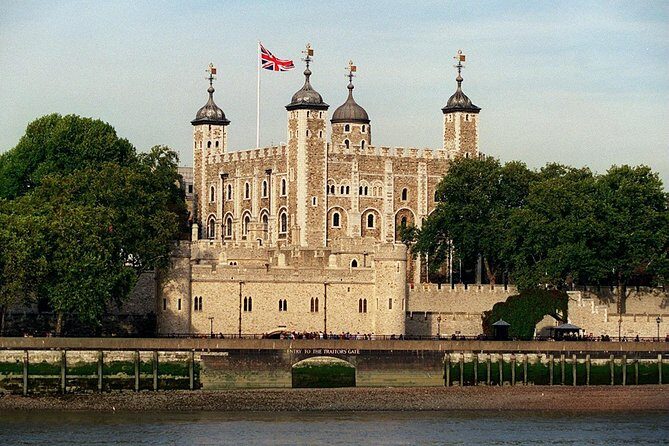 Tower of London & Crown Jewels Tour with Beefeater Meet & Greet - What’s included (and why it matters for value)