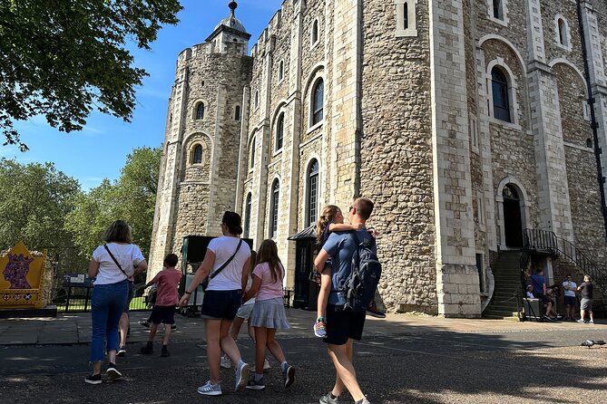 Tower of London for kids & families Private Guided Tour with pre-booked Tickets - Crown Jewels viewing: what you’ll see, and what your guide can do