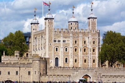 Tower of London Guided Tour, Crown Jewels, Tower Bridge - Meeting point at Cheval Three Quays (and why it matters)