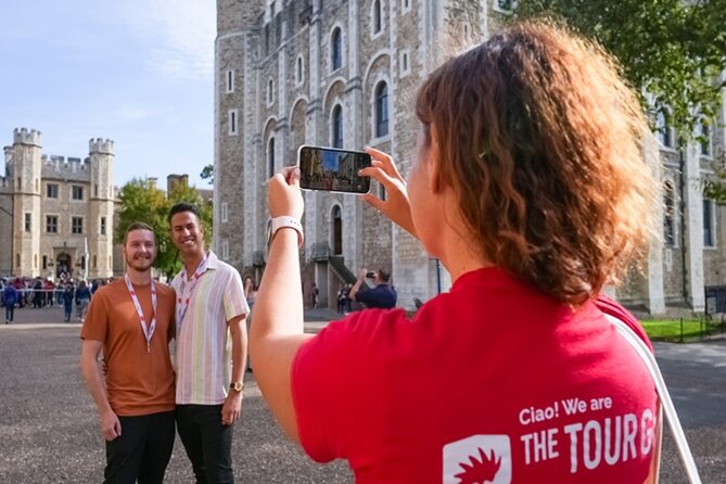 Tower of London Guided Tour with Beefeater Meet & Crown Jewels - Walking the Tower like one connected story