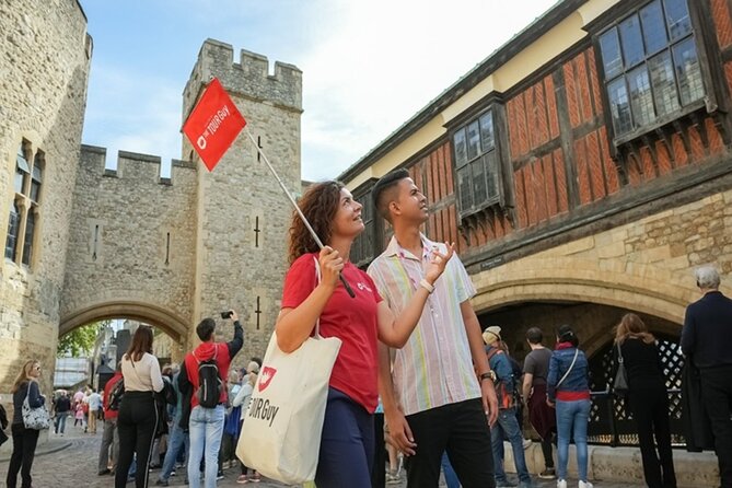 Tower of London Guided Tour with Beefeater Meet & Crown Jewels - Jewel House and the Crown Jewels: seeing the coronation regalia the smart way
