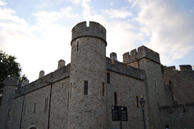 Tower of London Private Guided Tour - Torture chambers and dungeons: what you’ll see and how to decide if it’s for you