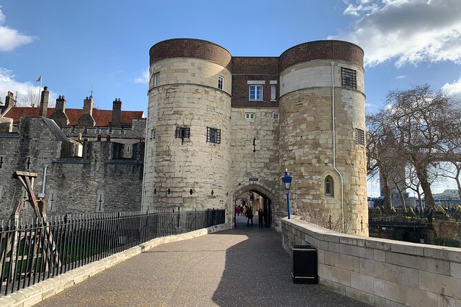Tower of London Private Guided Tour for Kids and Families - Guide quality: why Alexandra’s kid-focused approach got the top marks