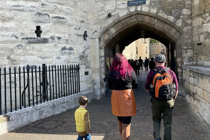 Tower of London Private Guided Tour for Kids and Families - Pacing, steps, and why some families should plan for tired legs