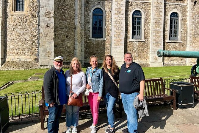 Tower of London Private Tour for Families and Friends - Stop 3: Meeting the ravens and hearing the legends for real