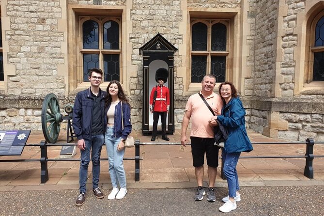 Tower of London Private Tour for Families and Friends - Stop 6: Tower Bridge photo time at the end