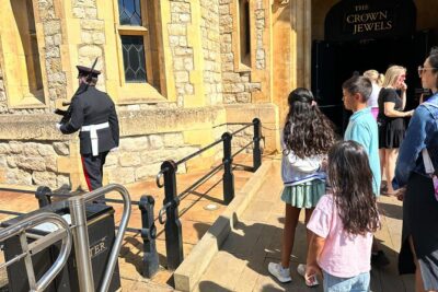 Tower of London Private Tour with Blue Badge Guide - Meeting the Blue Badge guide and getting oriented fast