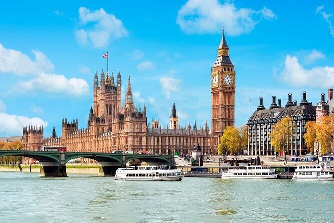 Tower of London Tickets with Thames River Cruise Ride - Small-group format with a self-guided feel