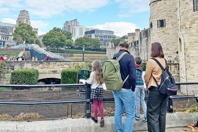 Tower of London & Tower Bridge Private Tour for Kids and Families - Key highlights at a glance