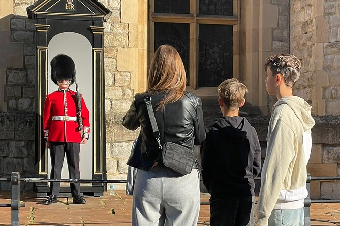 Tower of London & Tower Bridge Private Tour for Kids and Families - Tower of London Welcome Centre: your starting line