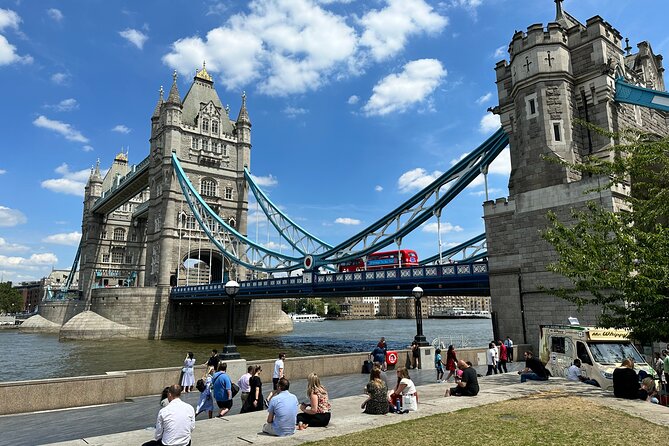 Tower of London & Tower Bridge Private Tour for Kids and Families - Royal Menagerie: statues and installations that spark imagination