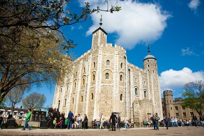 Tower of London with London Hop-On Hop-Off Tour and River Cruise - 24-hour hop-on hop-off bus: how to make the route work for you