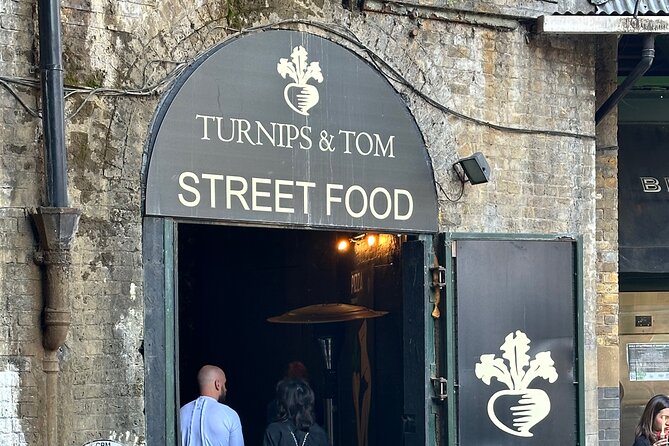 Traditional English Walking Food Tour With London Food Tours - How the guide keeps you fed (and keeps the group together)