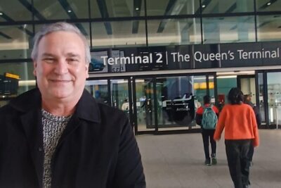 Transfer from Heathrow Airport to London - Meet Roger at Heathrow: Easy Finding, Clear Communication