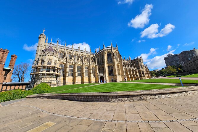 Transfer from Southampton to Heathrow via Stonehenge and Windsor - Stop 2: Windsor Castle, tickets included, and time to explore the town