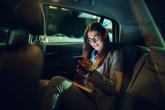 Transfer To or From London Heathrow Airport to Leeds - One Way - Vehicle and passenger capacity: up to 4 (private)