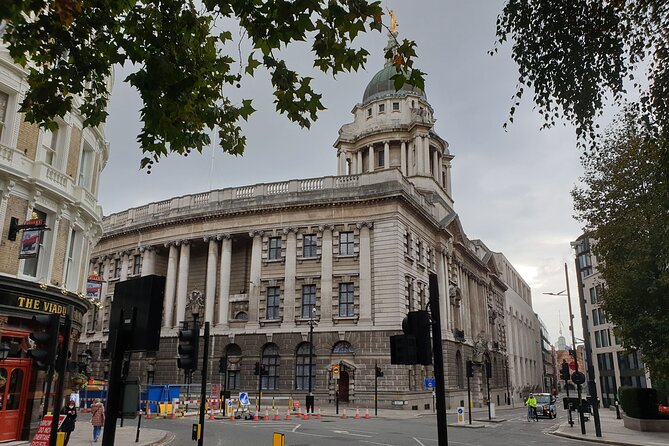 Turmoil, Templars & Oliver Twist London's Squalor and Splendour - Stop 5: The London Silver Vaults and the Surprising Side of Wealth