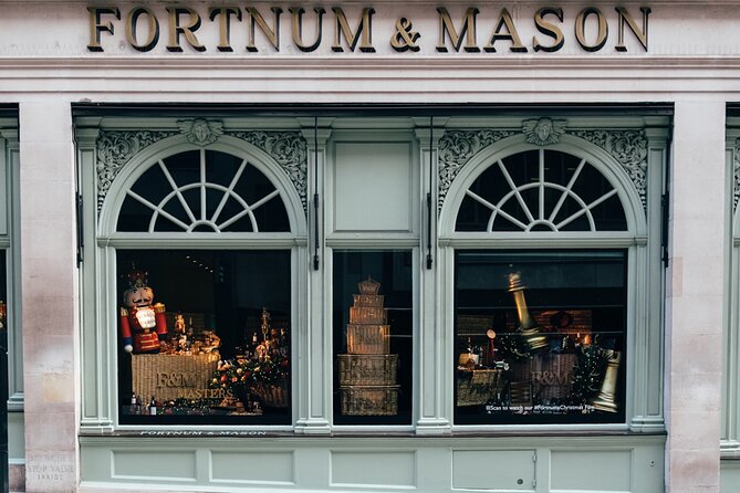 Ultimate Guided Tour of London - Burlington Arcade: the covered passage worth pausing for