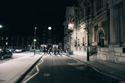 Ultimate Guided Tour of London - Mayfair in 10 minutes: luxury, geometry, and quick orientation