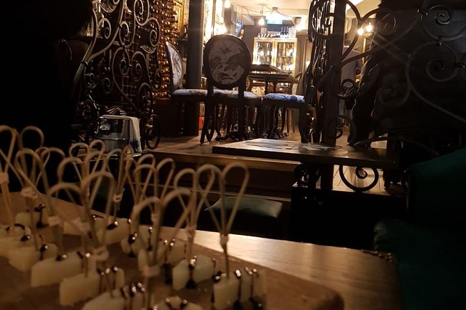 Ultimate London Cheese Crawl : Guided Food Tour - Covent Garden finish: shopping time and a friendly landing