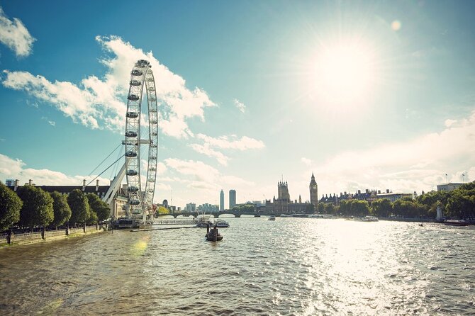 Vintage London Bus Tour Including Cruise with London Eye Option - Tower of London Photo Stop: Short and Sweet