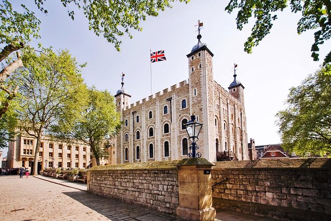 VIP Early Access: Opening Ceremony Tower of London & Bridge Entry - What makes the guide matter (and the guides people mention)