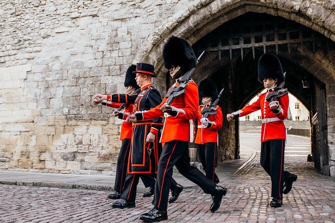 VIP Early Access Opening Ceremony Tower of London & River Cruise - White Tower Finish and the Flexible Thames River Cruise Pass
