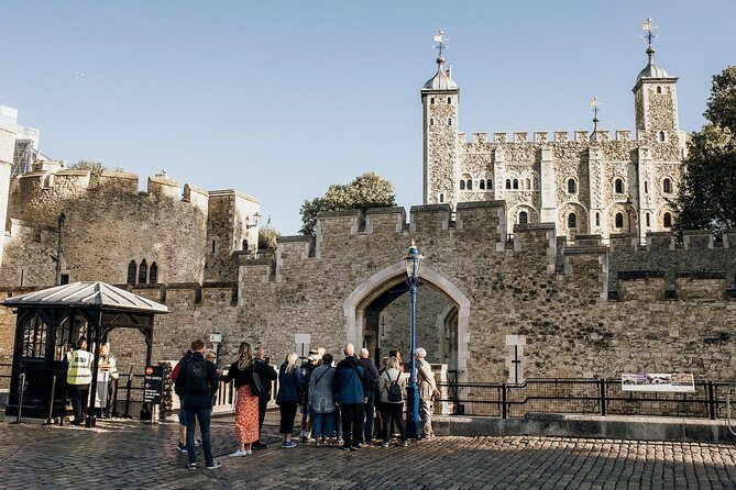 VIP Early Access Opening Ceremony Tower of London & River Cruise - Guide Quality and Headset Earpieces: How the Experience Lands