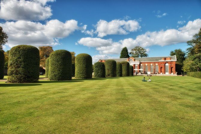 VIP Kensington Palace Gardens Tour & Royal Tea Crown Experience - The Guide Makes It: How the Stories Land Between Palace and Tea