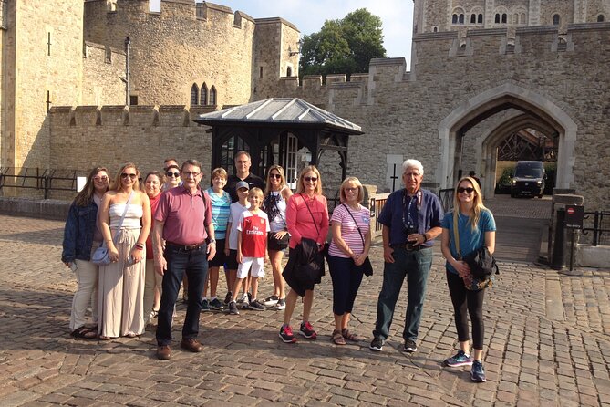 VIP Tower of London and Crown Jewels Tour with Private Beefeater Meet & Greet - Tower Green: The Execution Site That Changes the Mood