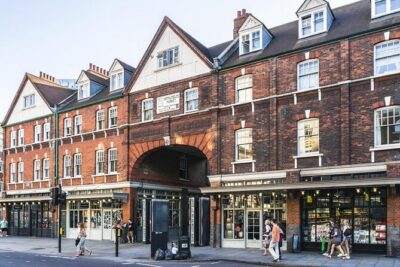 Walking Tour around Spitalfields in the East End of London - Jewish East European immigration and the neighborhood’s institutions
