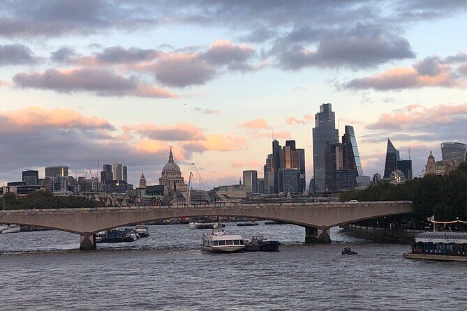 Walking Tours - Sights of London- price includes upto 10 people - The Guide’s Role: Why Sam’s Style Works for a Tight 2 Hours