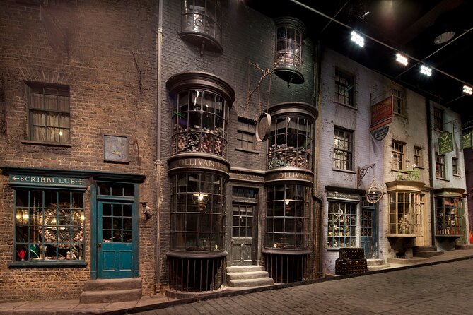 Warner Bros. Studio Tour London - The Making of Harry Potter and Oxford Day Trip - The coach ride: AC comfort, stops, and why you’ll feel it later