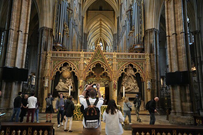 Westminster Abbey, Big Ben, Buckingham Guided Tour of London - St. James’s Palace and the royal setting: older, quieter royal power