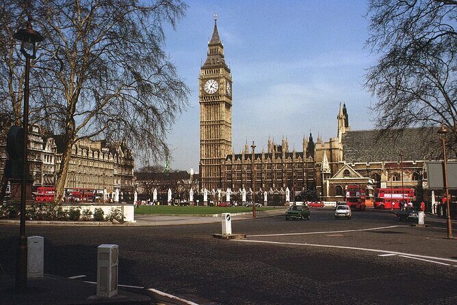 Westminster Abbey, Big Ben, Buckingham Guided Tour of London - Group size, headsets, and the guide effect