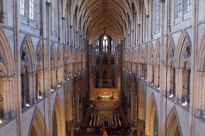 Westminster Guided Walking Tour with Abbey Entry - A Westminster walk that actually feels efficient