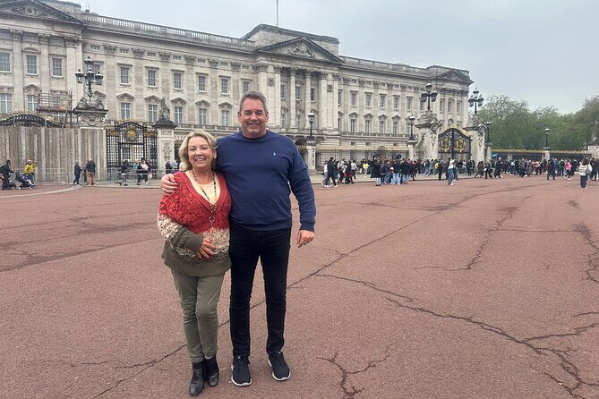 Westminster Highlights Black Cab Tour with Hotel Pick Up - Green Park, Horse Guards Parade, and 10 Downing Street: Whitehall Views That Feel Real