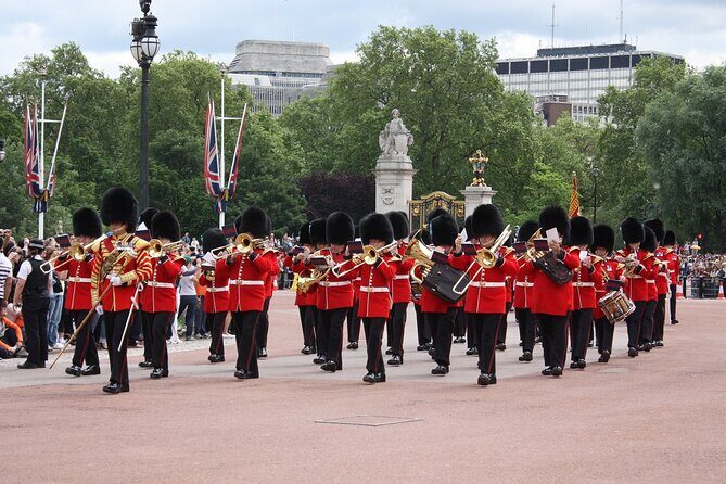 Westminster Small Group Guided Tour with Changing of the Guard - Small group magic: 6 max with real guide attention