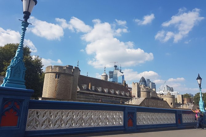 Westminster Walking Tour & Visit The Tower of London - Westminster Abbey: the stop that turns buildings into stories