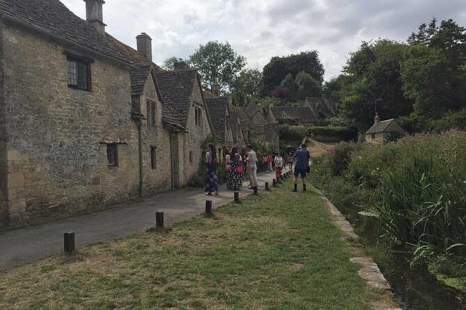 Whisky and Gin Private Tour in the Cotswolds with Driver Guide - Shipston on Stour: the pub-lunch break that lets you reset