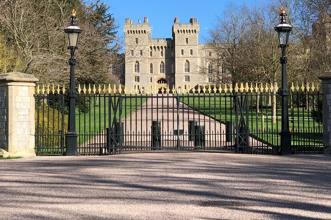 Windsor Castle and Eton College Private Car with Driver Guide - Eton College: a short photo stop that still makes sense