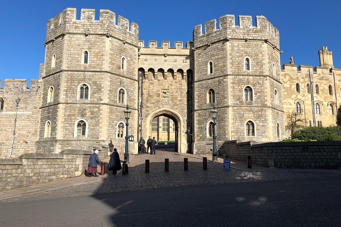 Windsor Castle and Eton College Private Car with Driver Guide - Practical tips to make the 2 hours at Windsor count