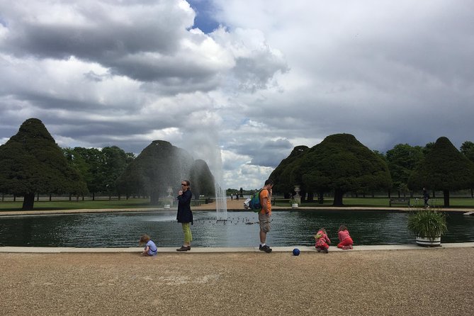 Windsor Castle and Hampton Court Private Car with Driver Guide - Price and logistics: what you’re really paying for