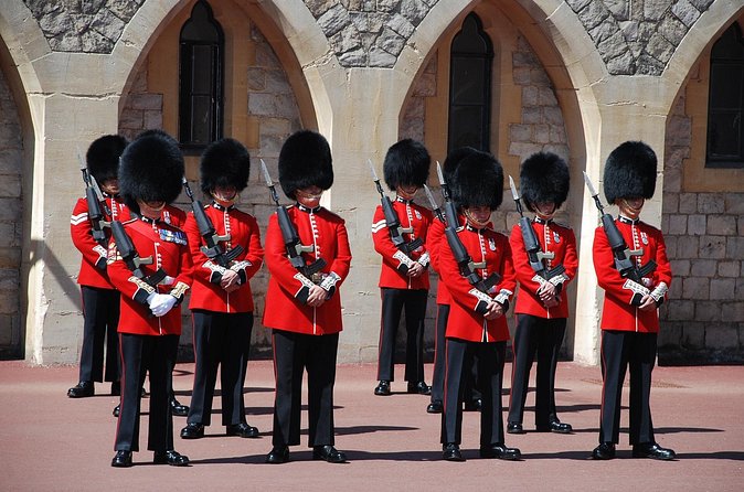 Windsor Castle and Stonehenge PRIVATE TOUR Luxury Sedan - Stonehenge With a Guide: From Visitor Centre to the Stone Circle