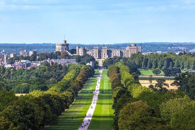 Windsor Castle and Stonehenge PRIVATE TOUR Luxury Sedan - Luxury Sedan Pickup: Your Morning Starts at Your Door