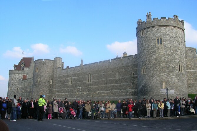 Windsor Castle, Bath and Stonehenge Tour - The 12-hour reality check: how fast you’ll move