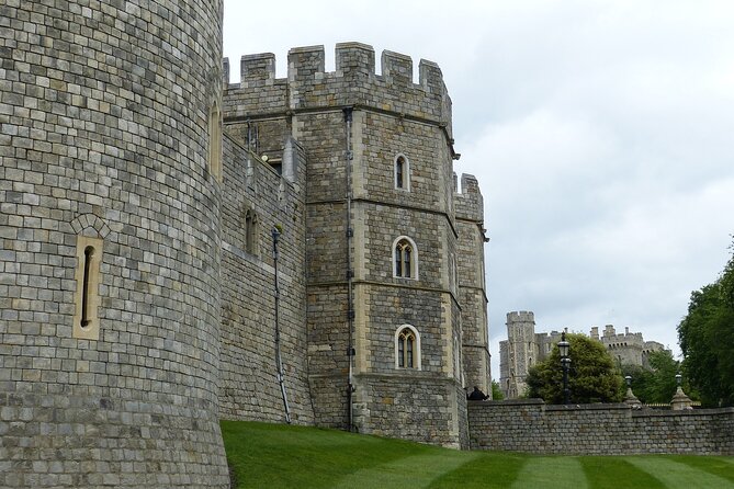 Windsor Castle, Bath and Stonehenge Tour - Stonehenge in 90 minutes: mystery, explanations, and what to do with the crowds